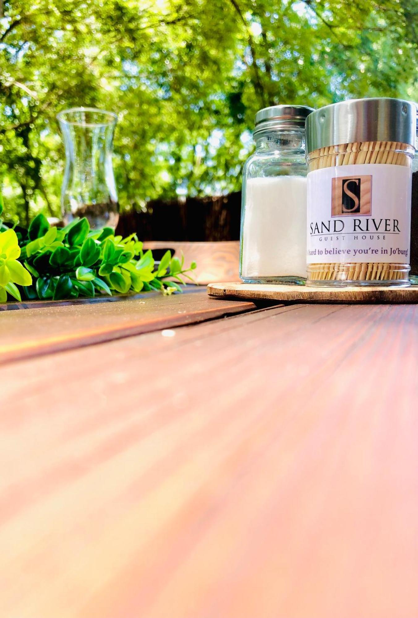 Sand River Guest House Йоханнесбург Экстерьер фото
